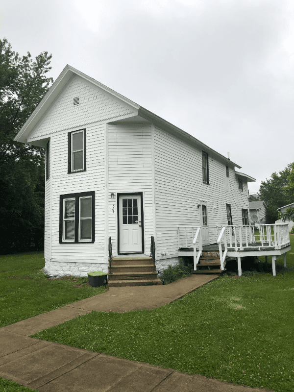 Fayette Apartment: 507 King St, Fayette IA