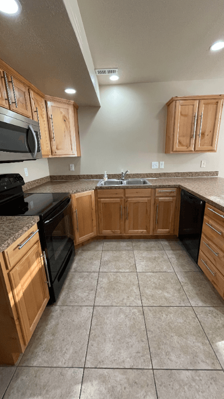 Perry Townhome: 411 W 2000 S