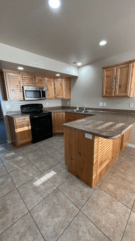 Perry Townhome: 411 W 2000 S