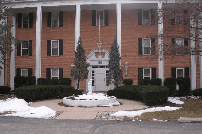 Rolling Meadows Condo: 5101 Carriageway Dr