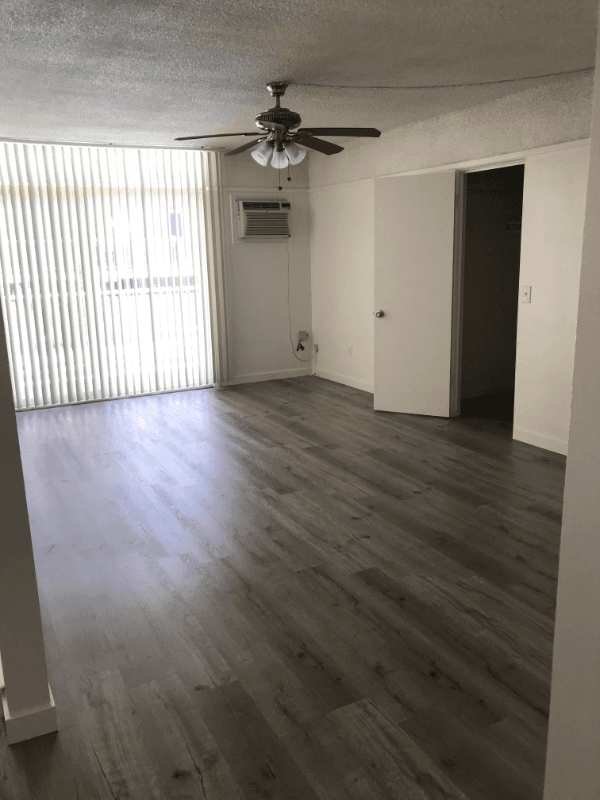 Signal Hill Apartment: 2185 E 21st St