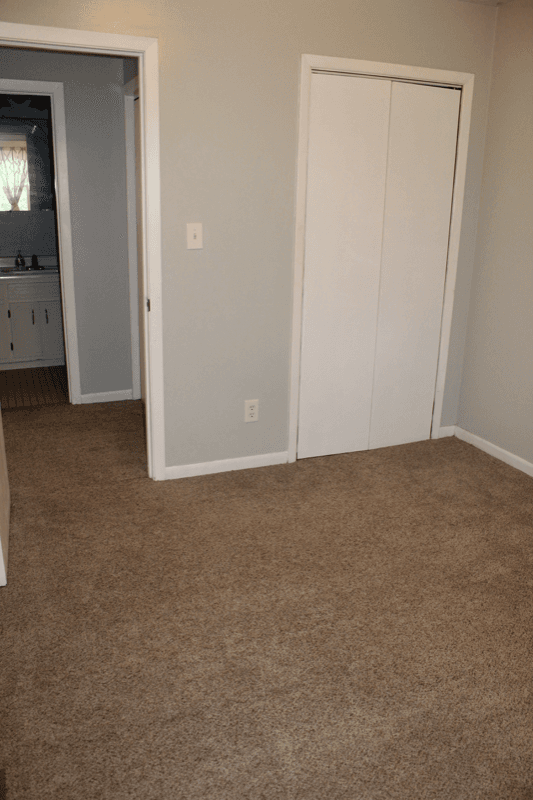 Johnson City House: 7 Crouch Ct