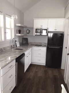Hendersonville House: 608 Ray Ave