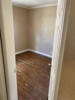 Peoria House: 1528 S Easton Ave