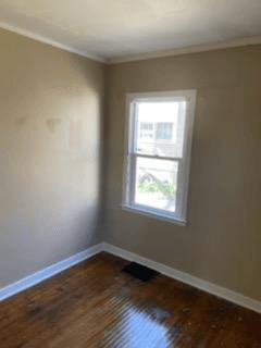 Peoria House: 1528 S Easton Ave