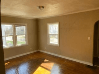 Peoria House: 1528 S Easton Ave