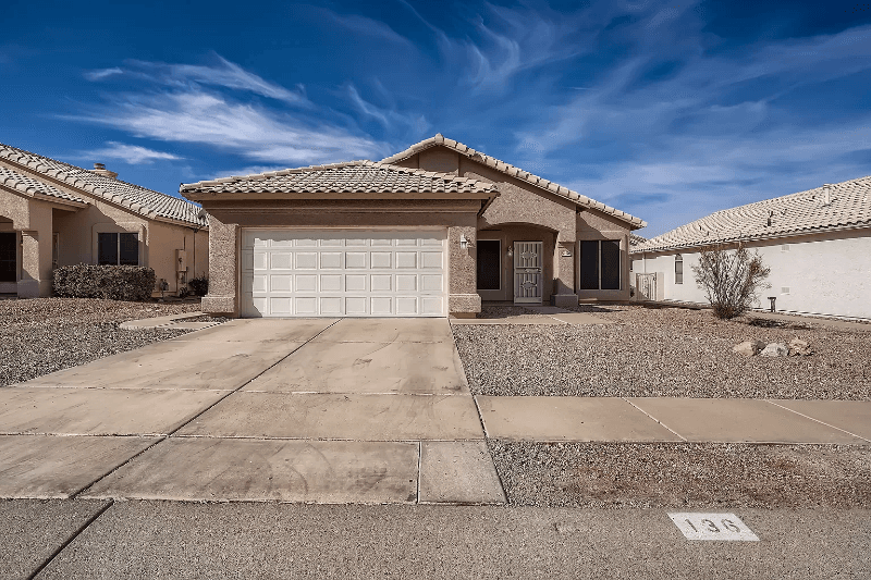 Tucson House: 136 S London Station
