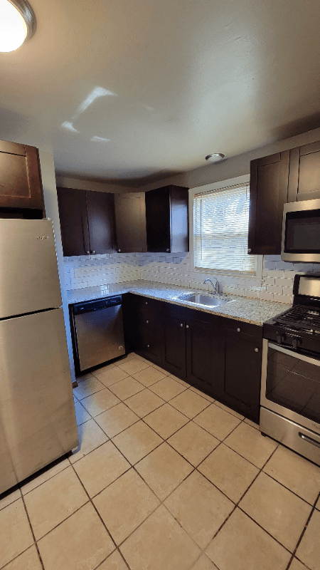 East Hartford Apartment: 41 Gould Drive
