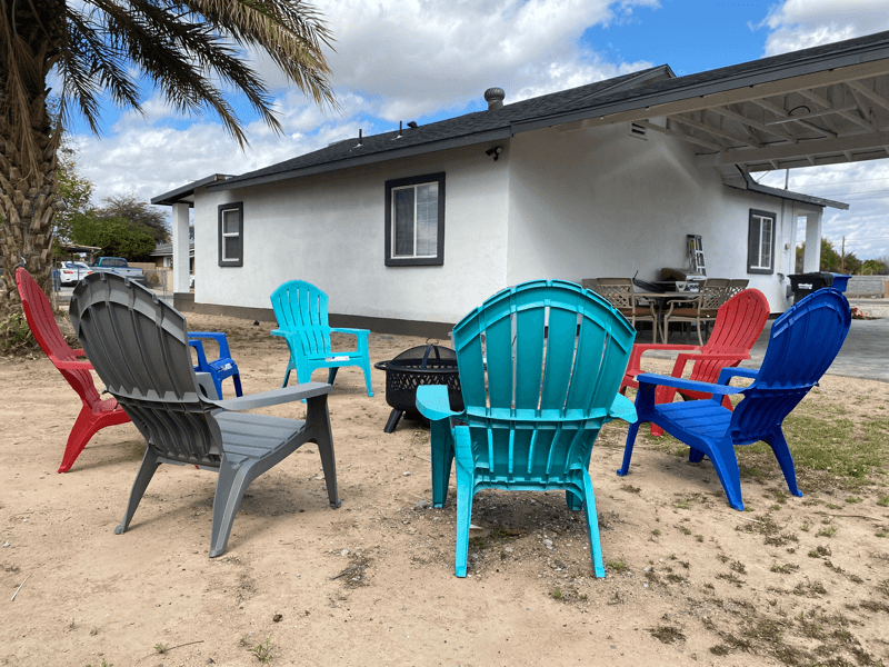 Avondale House: 1401 S 112th Dr