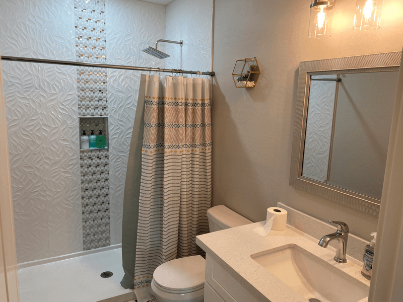 Avondale House: 1401 S 112th Dr