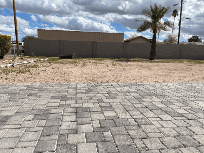Avondale House: 1401 S 112th Dr