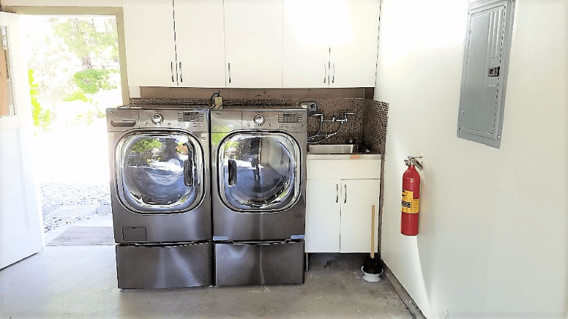 Moraga House: 29 Thorndale Pl