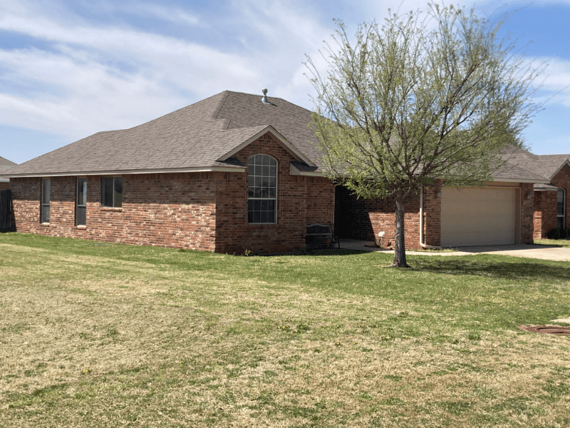 Mustang House: 113 N Shannon Way