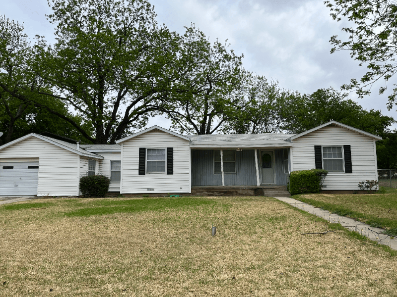 Weatherford House: 106 W 7th St