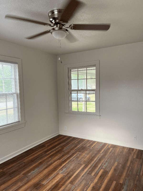 Weatherford House: 106 W 7th St