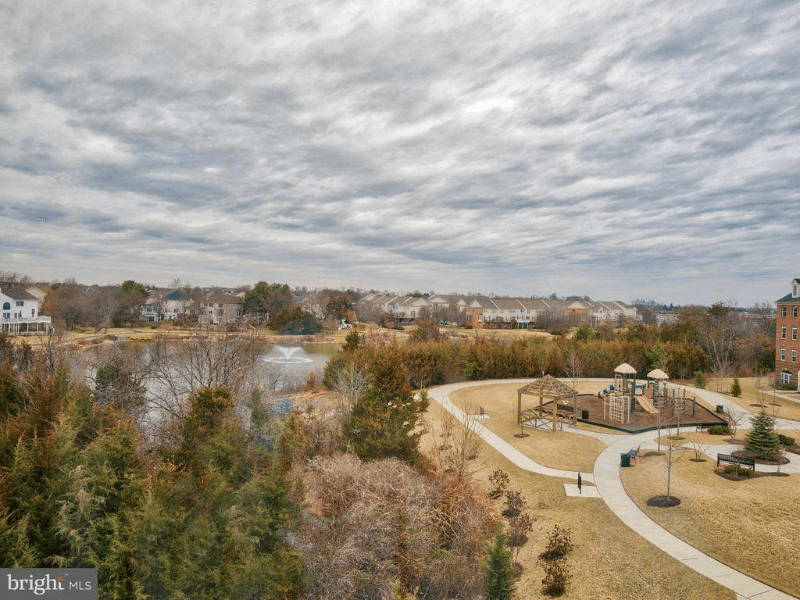 Ashburn Townhome: 1 Artsmith Ter