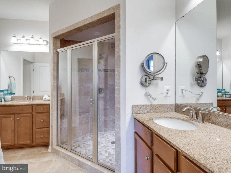 Ashburn Townhome: 1 Artsmith Ter