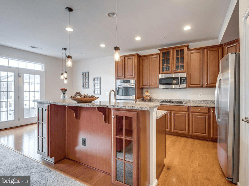 Ashburn Townhome: 1 Artsmith Ter
