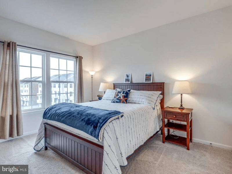 Ashburn Townhome: 1 Artsmith Ter