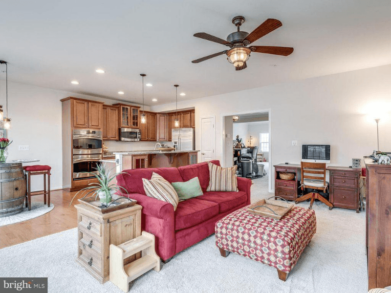 Ashburn Townhome: 1 Artsmith Ter