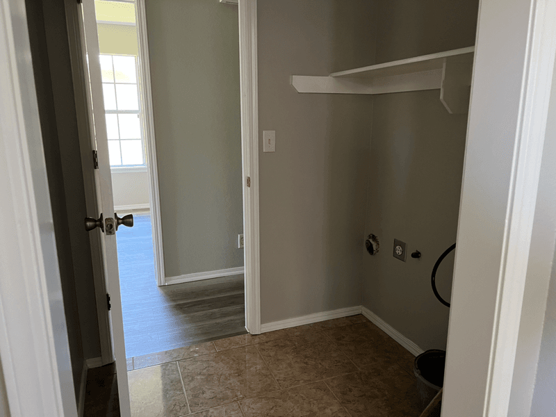 Tulsa House: 1037 E 64th Pl