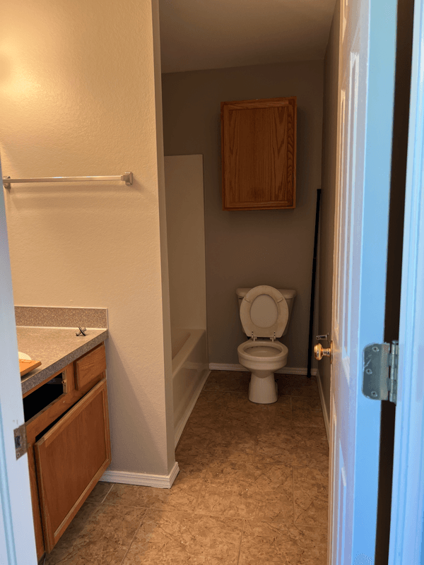 Tulsa House: 1037 E 64th Pl