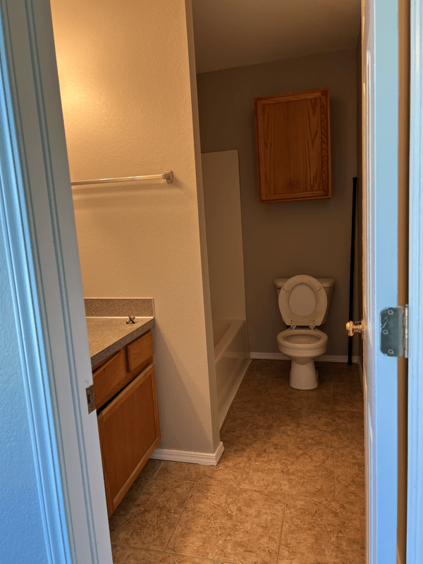 Tulsa House: 1037 E 64th Pl