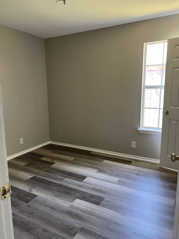 Tulsa House: 1037 E 64th Pl