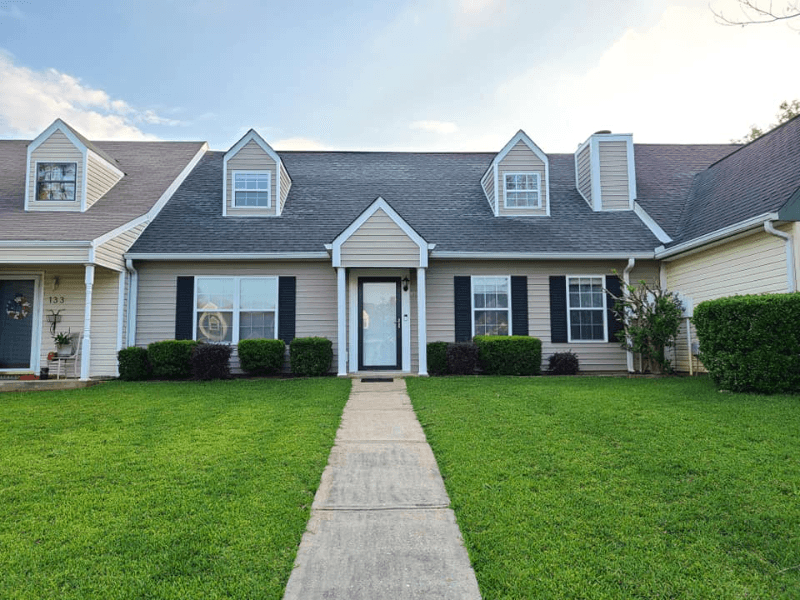 Warner Robins Townhome: 132 Sussex Drive