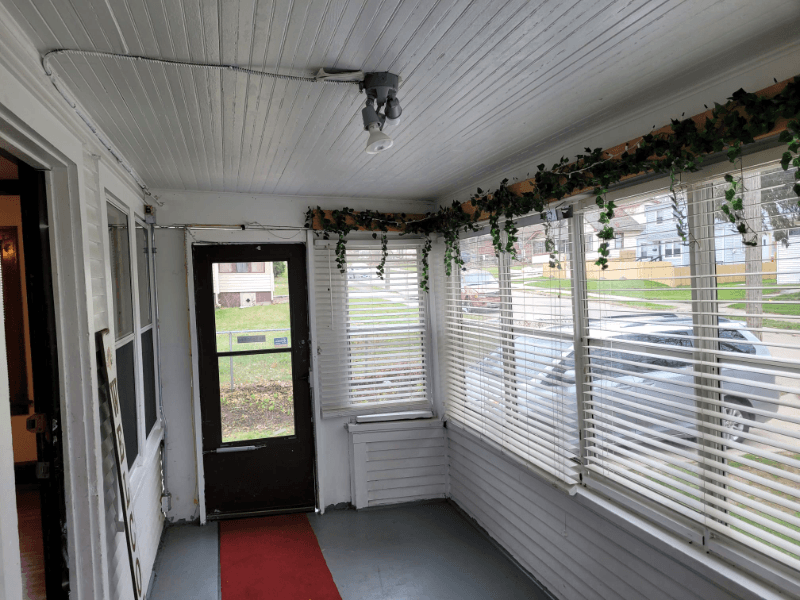Rockford House: 627 N Sunset Ave, Rockford IL