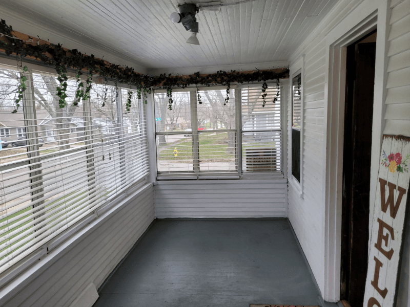 Rockford House: 627 N Sunset Ave, Rockford IL