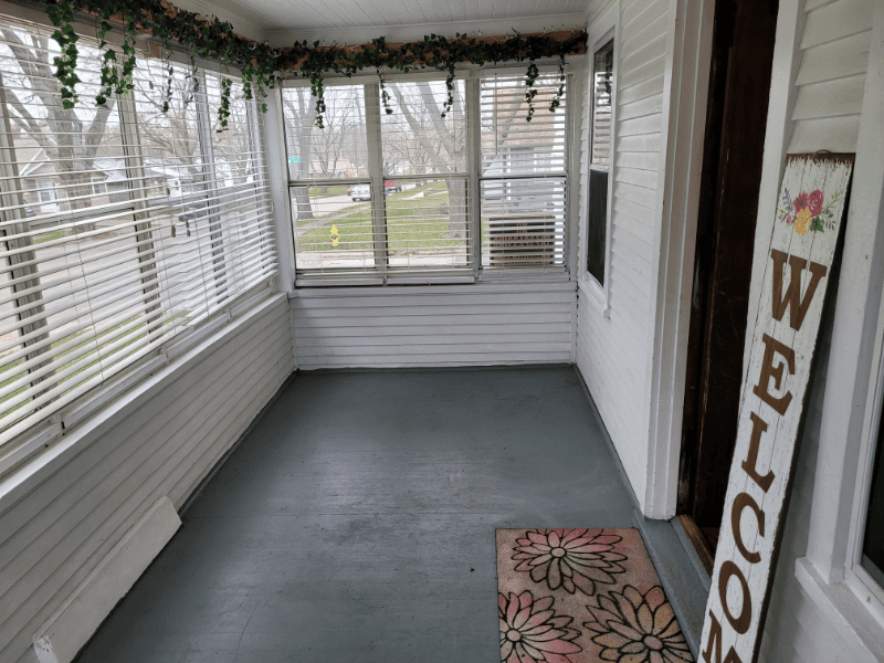 Rockford House: 627 N Sunset Ave, Rockford IL