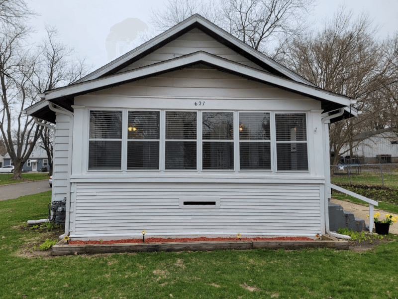 Rockford House: 627 N Sunset Ave, Rockford IL