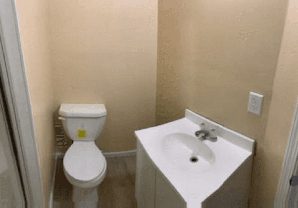 Gary Apartment: 1301 Pennsylvania St #6