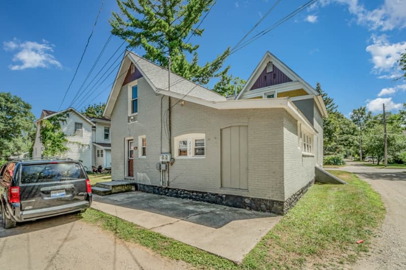 Mount Pleasant Multiplex: 212 W Locust St