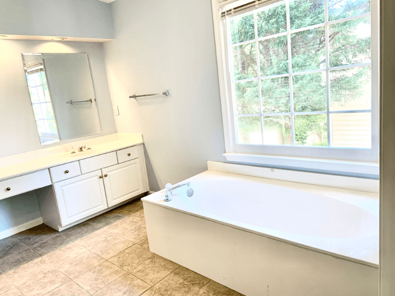 Johns Creek House: 400 Stedford Ln
