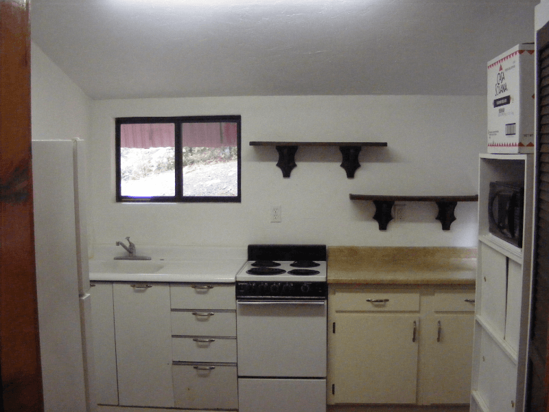 Long Barn House: 26469 Crystal Rd