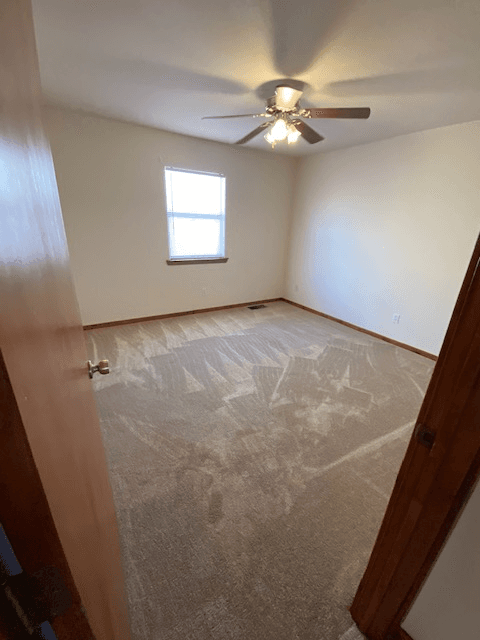 Alpine Apartment: 201 E Ave B