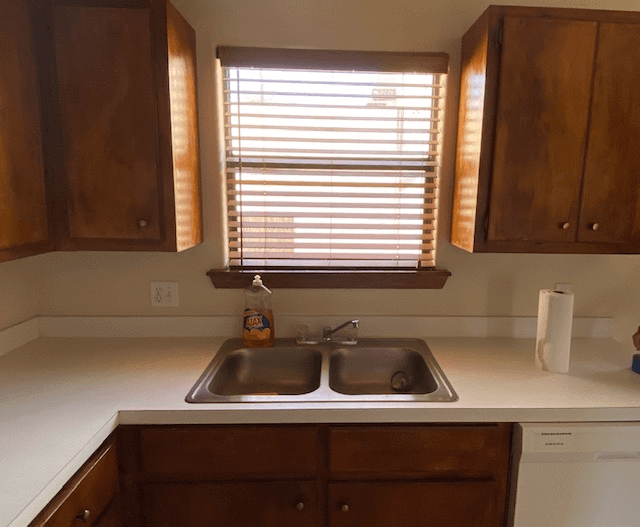 Alpine Apartment: 201 E Ave B