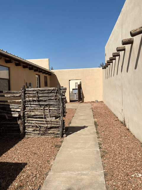 Alpine Apartment: 201 E Ave B