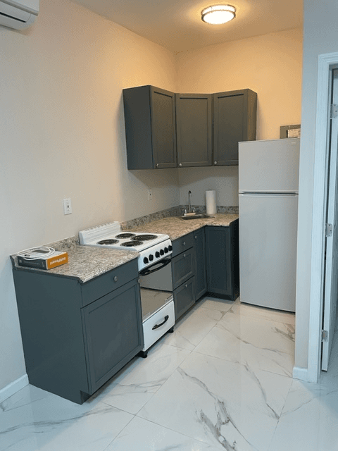Hollywood Apartment: 1020 N 18th Ct