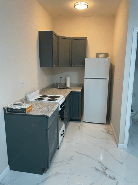 Hollywood Apartment: 1020 N 18th Ct