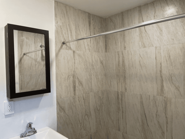 Hollywood Apartment: 1020 N 18th Ct