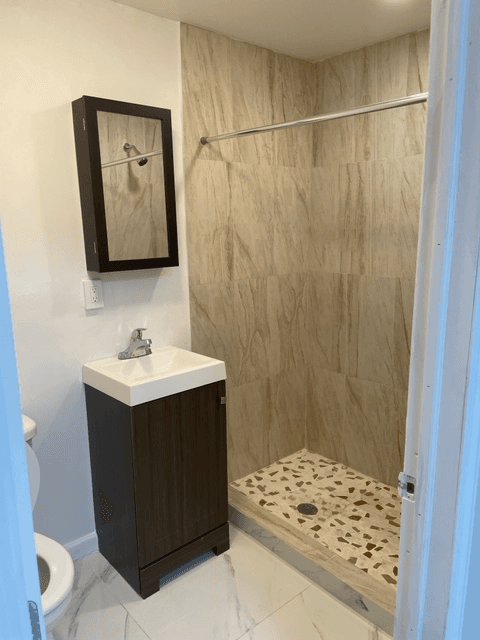 Hollywood Apartment: 1020 N 18th Ct