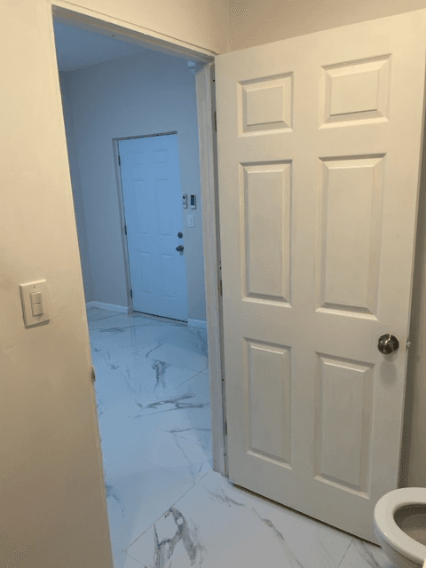 Hollywood Apartment: 1020 N 18th Ct