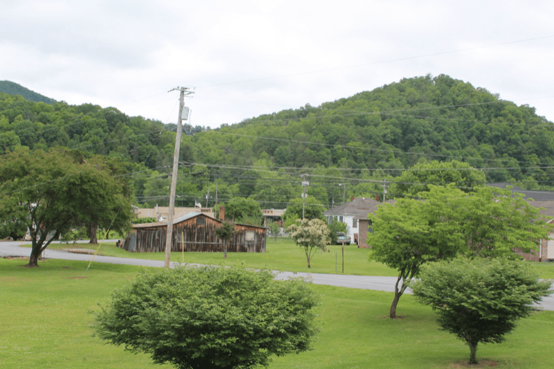 Hampton Apartment: 202 Mountain View Dr B