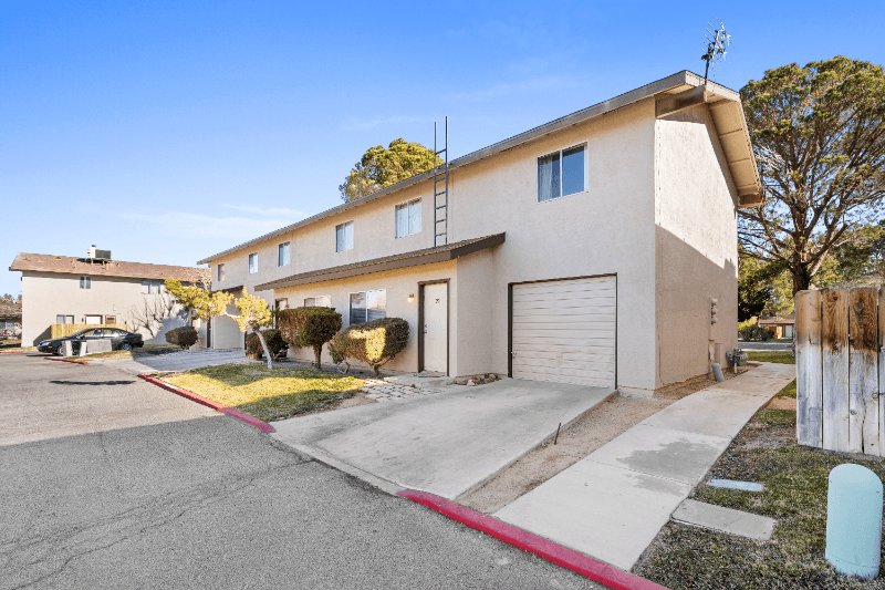 Ridgecrest Apartment: 121 N Gateway Blvd