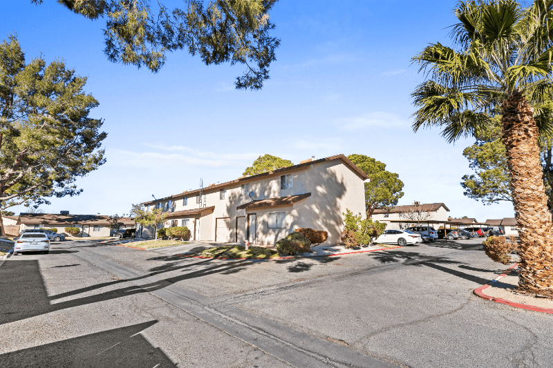 Ridgecrest Apartment: 121 N Gateway Blvd