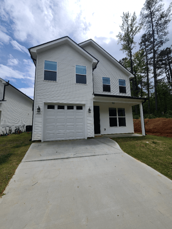 Travelers Rest House: 202 Clarus Creek Way