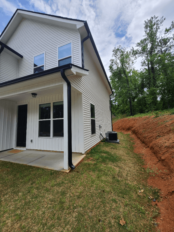 Travelers Rest House: 106 Solis Ct.